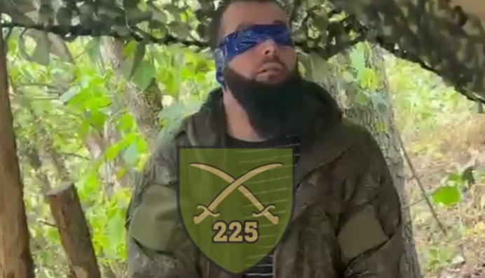 Украинские бойцы взяли в плен кадыровца и записали на видео