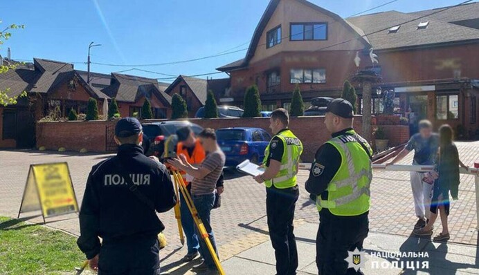 Самовольно занял несколько участков и построил ресторан - предпринимателю в Киеве объявили подозрение