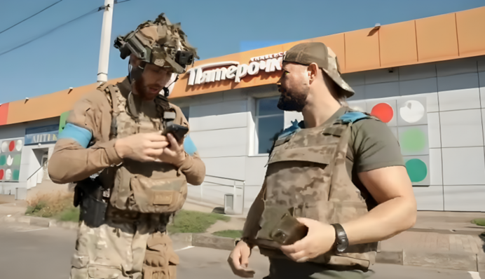 Українські бійці зняли в Суджі веселий ролик про вулицю Бандери