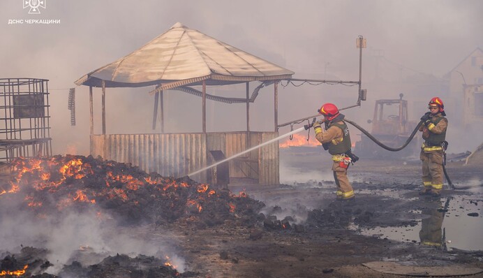 В Черкассах ликвидировали огромный пожар