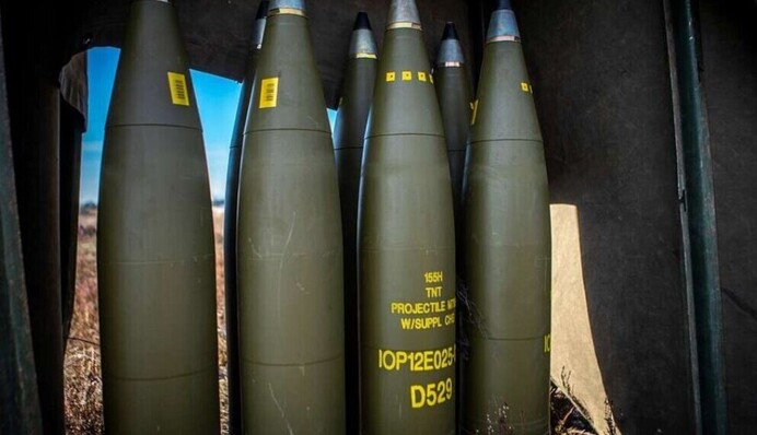 Больше оружия для Украины: США наращивают темпы производства 155-мм боеприпасов