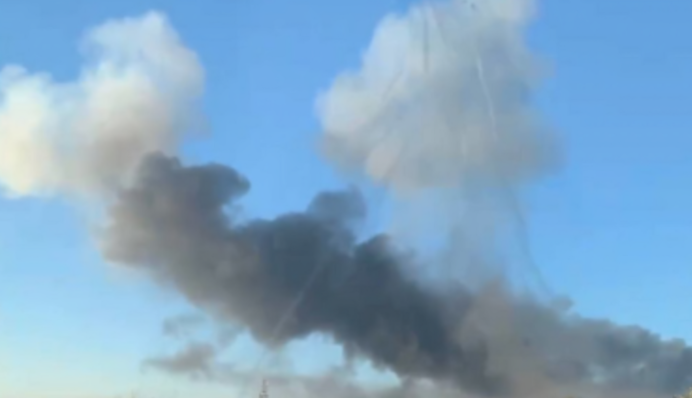 Утром возле местного аэропорта в Калуге россияне сбивали беспилотники