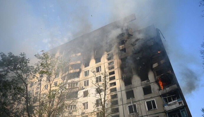 З'явилось відео моменту влучання авіабомби поруч із дитячим майданчиком у Харкові