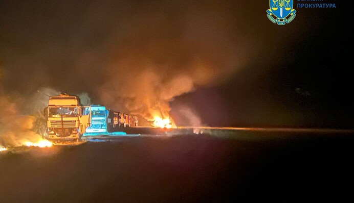 Россияне ударили по зерновозам на Сумщине и выдали это за "удар по военной колонне"