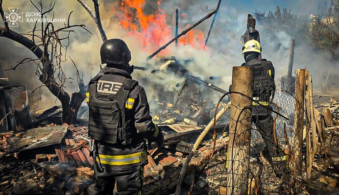 Массированный удар по Харькову: спасатели показали последствия