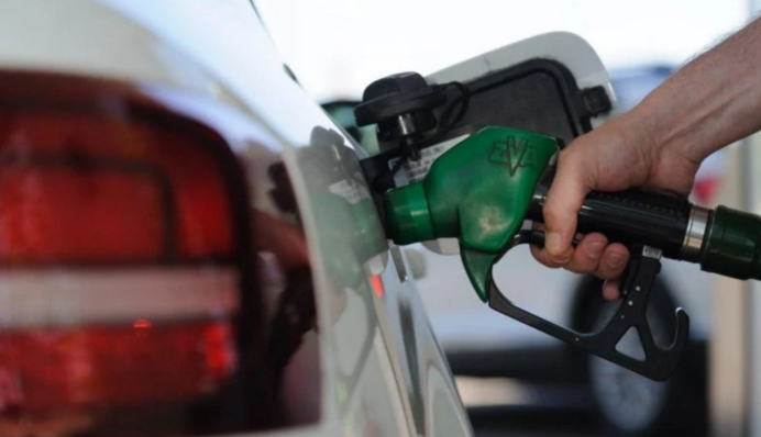 Ставка акцизу зросла: як подорожчає у вересні бензин та дизель для українців