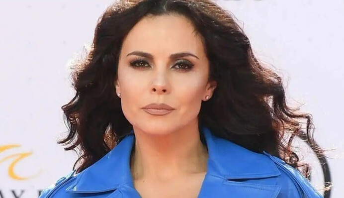 «Де знайти сили працювати?» Настя Каменських після російських обстрілів зняла себе на відео