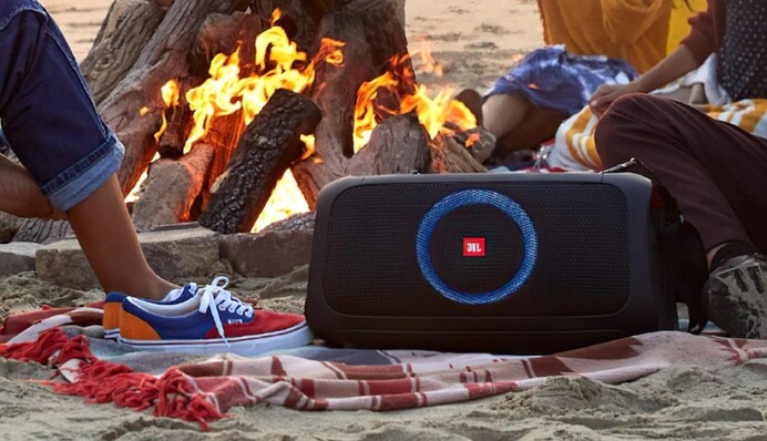 Чому українські підлітки слухають російську музику? журналістка поговорила з юними фанами Монеточки і Noize MC