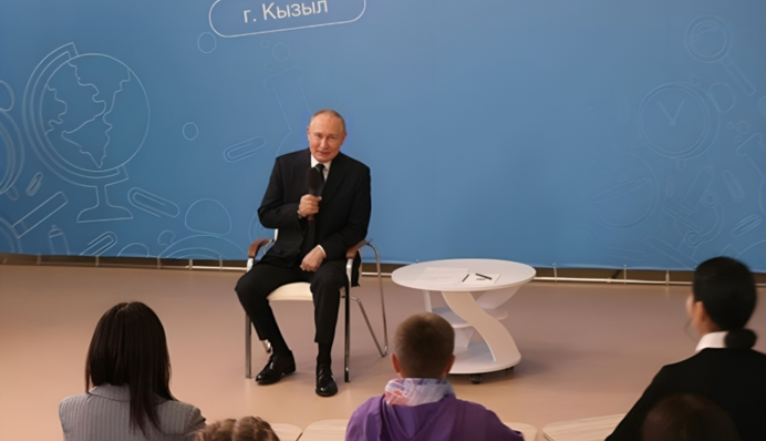 В мережі висміяли нове пояснення Путіна щодо війни в Україні