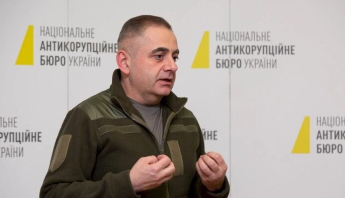 Директор НАБУ на тлі скандалів звільнив свого першого заступника Углаву