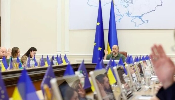 Які зміни відбуваються в складі Кабміну та Офісу Зеленського