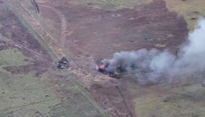 Українські бійці ефектно знищили колону техніки противника під Покровськом