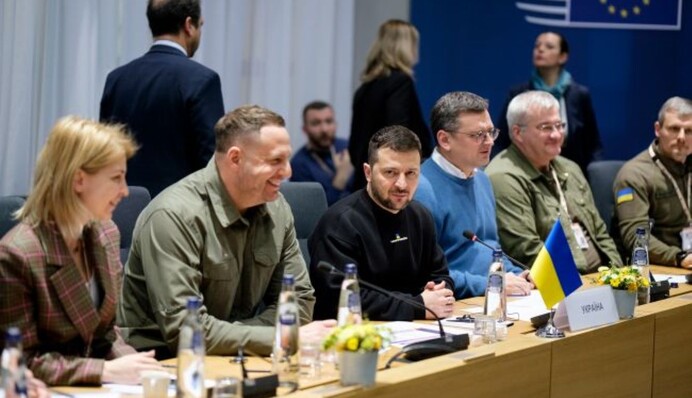 Письменник Кокотюха назвав свою страшну версію мовчання міністрів