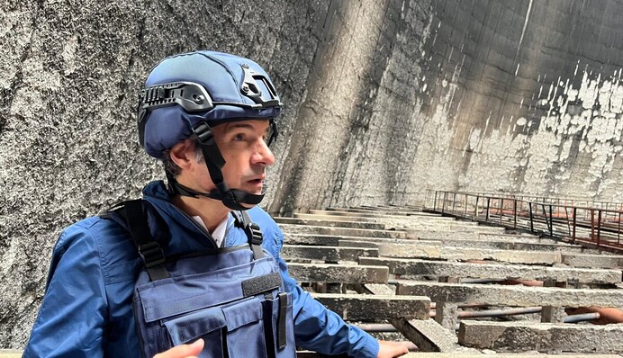 Глава МАГАТЭ заявил о необходимости сноса сгоревшей градирни на Запорожской АЭС