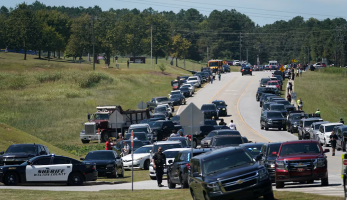 Через стрілянину в школі в США відомо про чотирьох загиблих та багатьох поранених