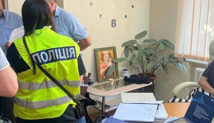 К мэру Чернигова нагрянули с обысками