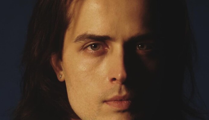 Внук Ротару испугал снимками разбитого авто