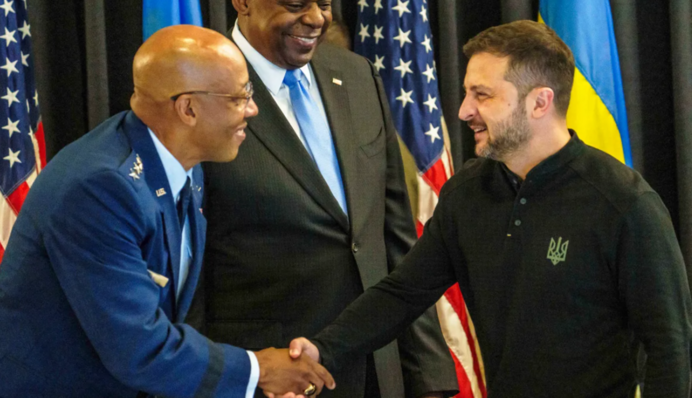 Ллойд Остин анонсировал дополнительный пакет помощи Украине на $250 млн: когда одобрит Байден