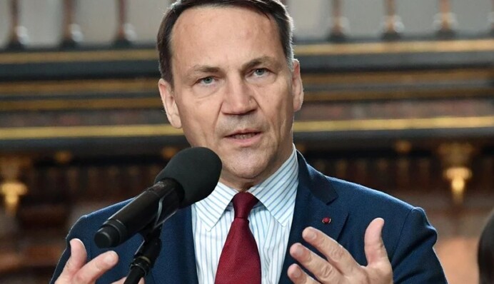 Польща назвала єдину умову, за якою збиватиме російські ракети над Україною