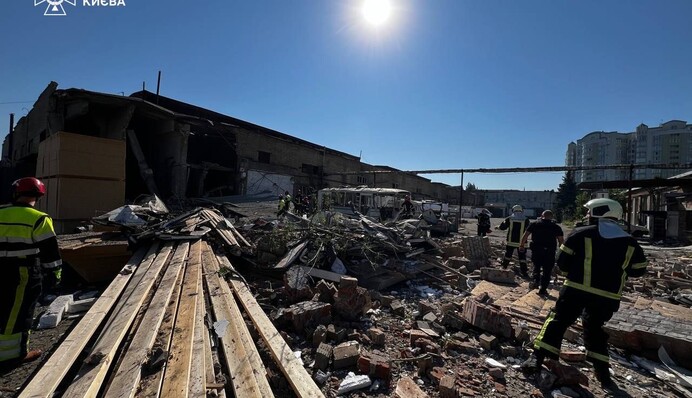 Стали відомі наслідки вибуху в Києві – є загиблі, під завалами люди