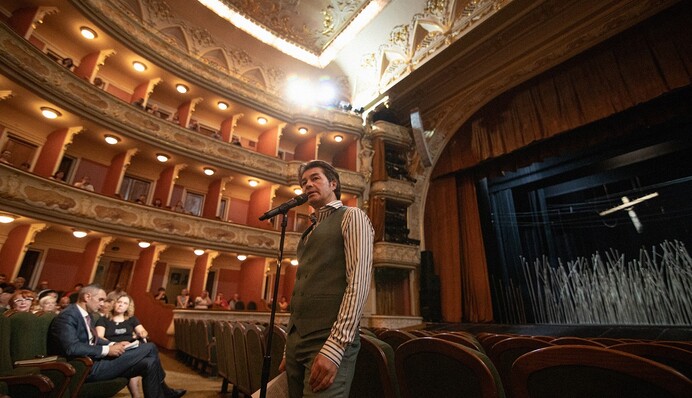 Руководитель театра Франко раскритиковал памятник Гоголю на Андреевском спуске