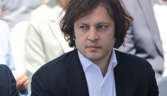 Скандал зі звільненням українського повіреного в Грузії пояснили пральними машинами