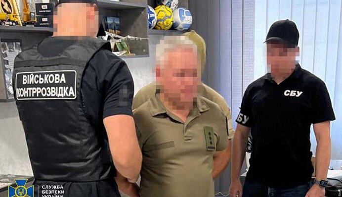 Схеми для ухилянтів: очільнику Бучанського ТЦК оголосили нову підозру