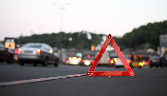 У Києві авто зіштовхнулося з тролейбусом, є постраждалі