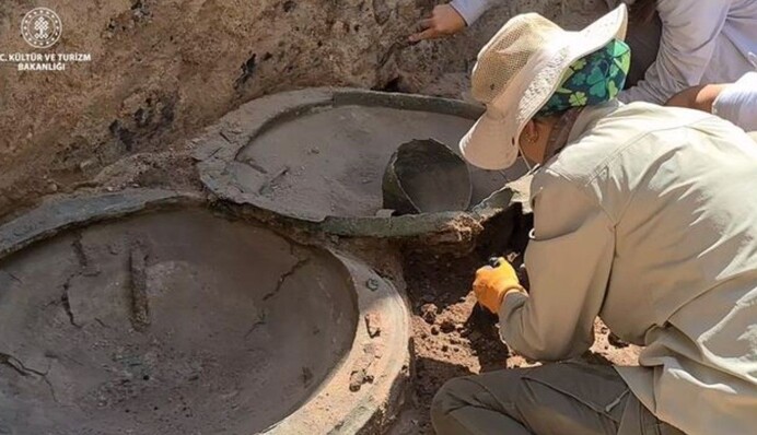 В турецькому замку знайшли щити і шолом, яким понад 2,7 тисяч років