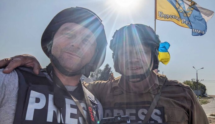 Украинские бойцы в Судже потролили россиян необычным флагом