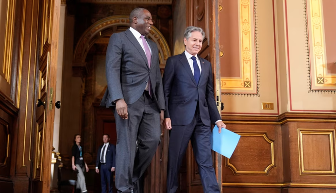 В Києві сьогодні очікують на держсекретаря США та главу МЗС Британії