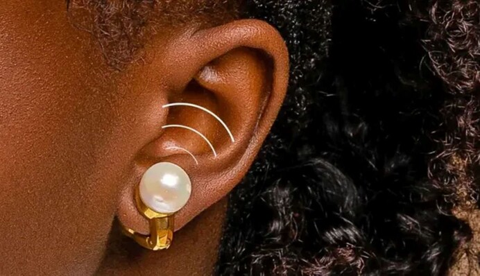 Чи правда Гарріс вдягнула на дебати навушники, стилізовані під сережки