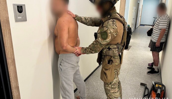 У Тернополі працівники пошти викрали дрони, призначені військовим