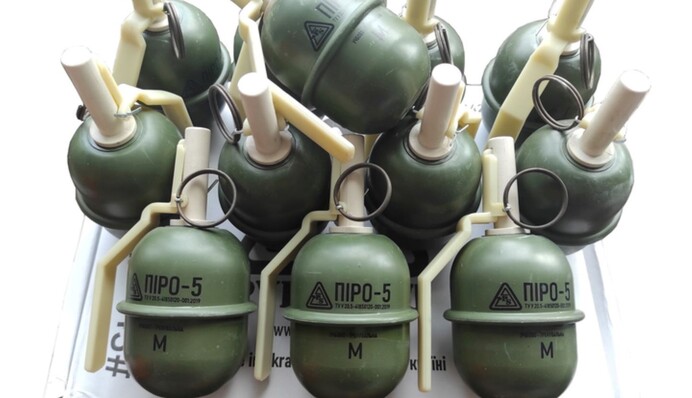 В Киеве прогремел взрыв на футбольном поле, где играли дети