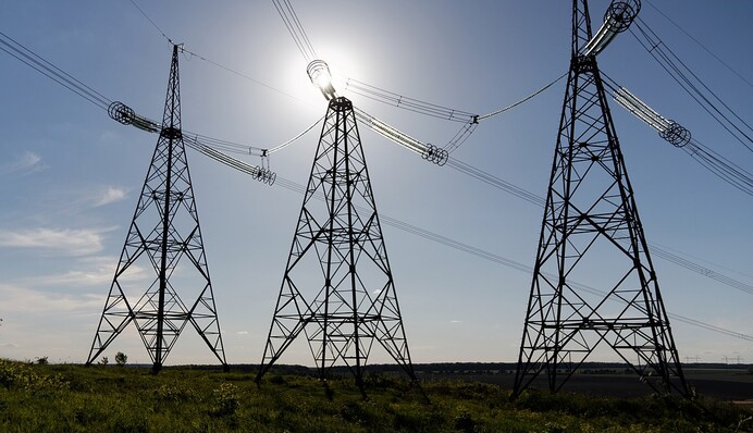 Чи сховають в Україні ЛЕП під землю? Експерти дали оцінку цій ідеї
