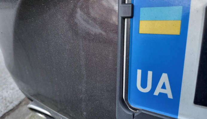 В Німеччині українських біженців зобов'язали перереєструвати авто