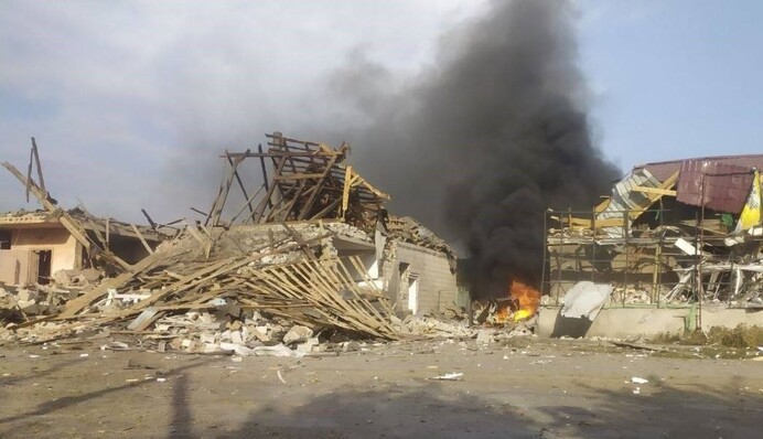 В Ахтырке образовалась гигантская воронка на городе удара