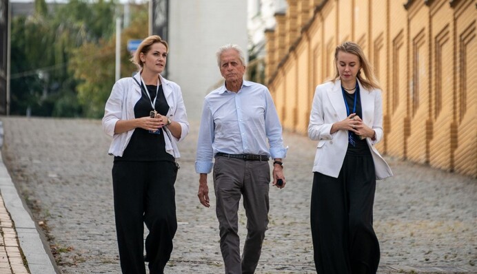 Майкл Дуглас розповів, що його розлютило у Києві