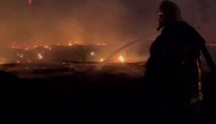 У Воронезькій області РФ потужна пожежа: згоріли будинки