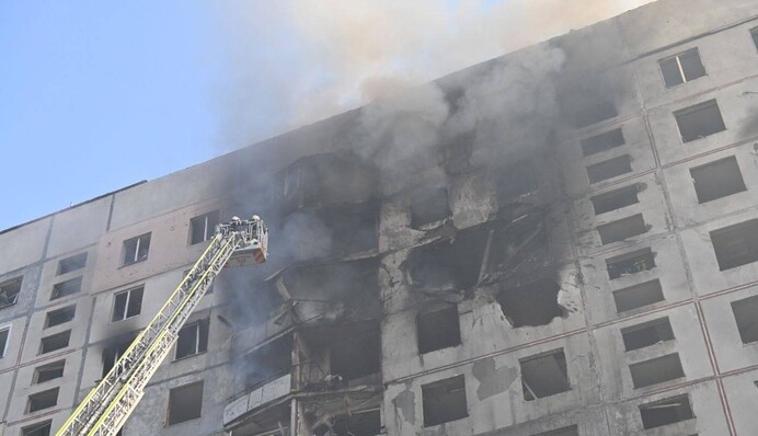 Внаслідок удару по багатоповерхівці в Харкові постраждало 35 людей, з них троє дітей