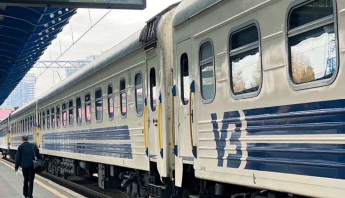 Укрзализныця меняет часть рейсов из-за наводнений в Европе