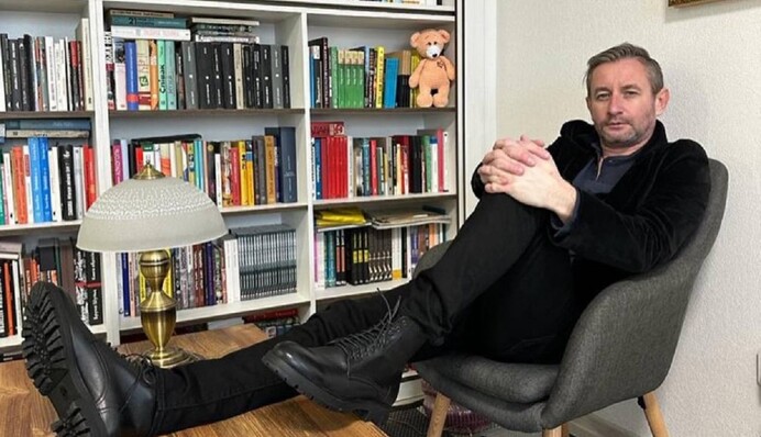 Жадан порівняв українців із псами