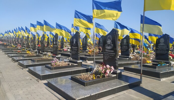 WSJ назвало масштабы потерь армий Украины и РФ убитыми и ранеными