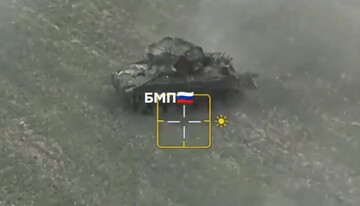 БМП давила своїх же: з'явилось відео втечі росіян з поля бою на Курщині