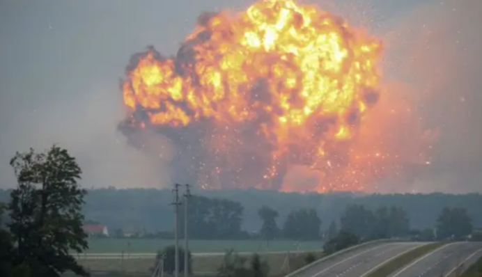 ВМС ЗСУ знищили ворожі сховища з боєприпасами поблизу Маріуполя