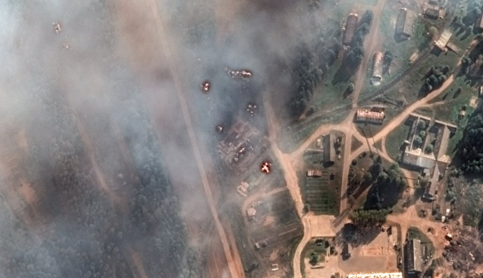 Пожежа на складах у Тверській області: у мережі показали супутникові знімки