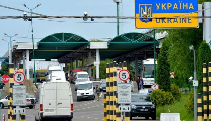 На кордоні з Угорщиною обмежили рух авто