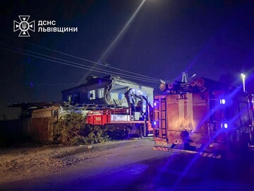 На Львівщині падіння уламків БПЛА спричинило пожежу