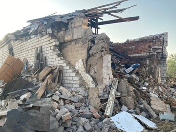 Мережу сколихнуло відео з жінкою біля зруйнованого будинку в Кривому Розі