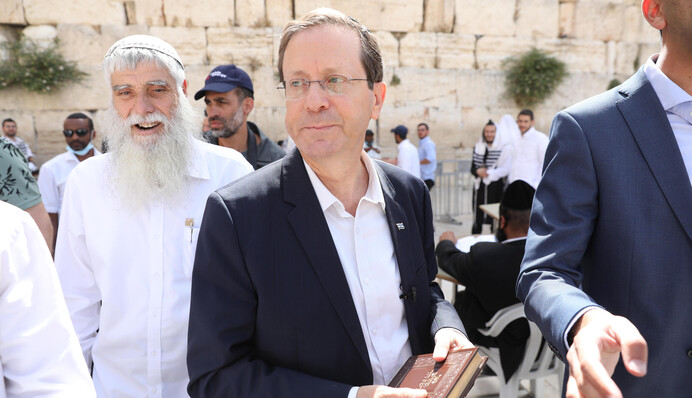 Пейджери з вибухівкою для Хезболли: Ізраїль заявив про непричетність